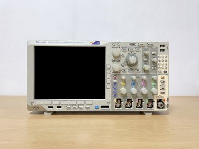 Осциллограф смешанных сигналов с анализатором спектра Tektronix MDO4104B-3